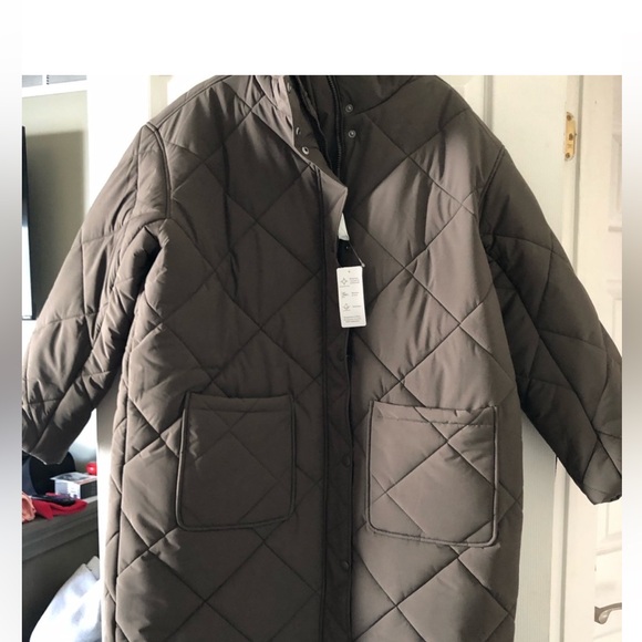 Women’s size medium quilted faux down jacket - Picture 3 of 3